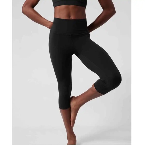 Athleta Mid Rise Salutation Capri - Picture 1 of 4